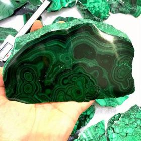 Natural Malachite Slice Stones Polished Raw Malachite Plate Stones Decor, Suitable for Boys And Girls' Birthday Gifts, Valentine'S Day Gifts (Weight: 25-45g)